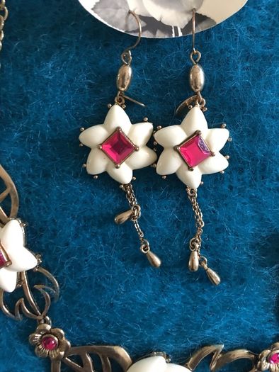 Johnny Loves Rosie Statement Necklet and Earrings