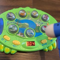 Carousel dinosaur reaction game
