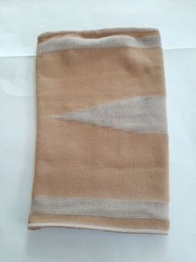 Knee compression band