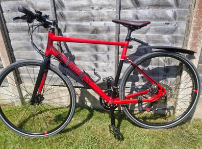 Boardman Hybrid 8.6 bike as NEW with extras