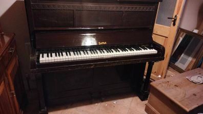 Saffoll and Martin up right piano. Good condition.