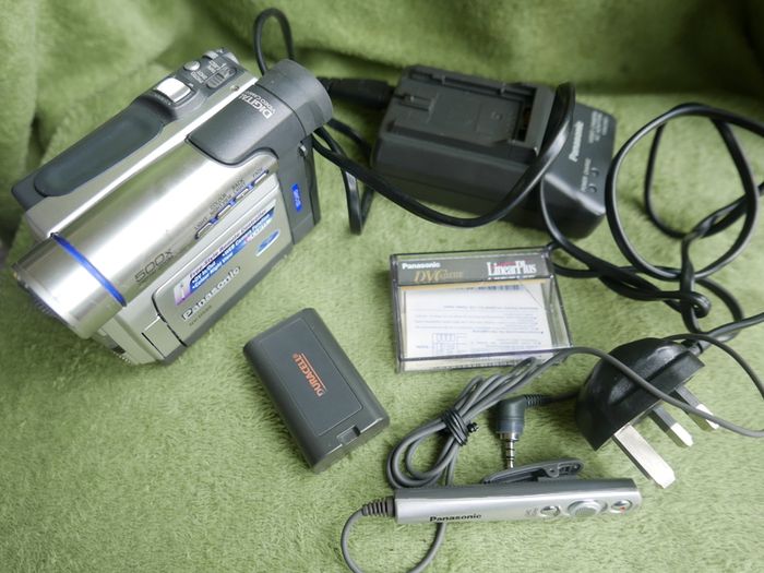 Panasonic NV-DS65 Digital Camcorder , (charger, tape and bag) works well