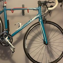 Giant Avail Road Bike Size Medium
