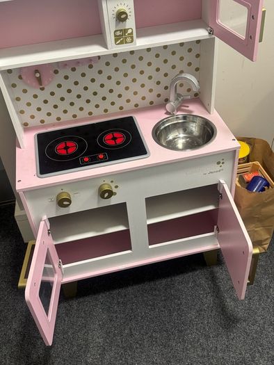 toy kitchen