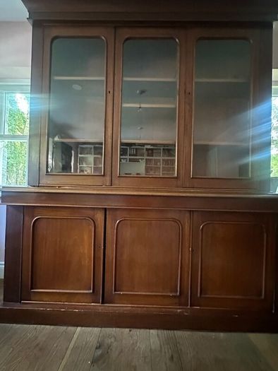 Beautiful Antique Mahogany Dresser