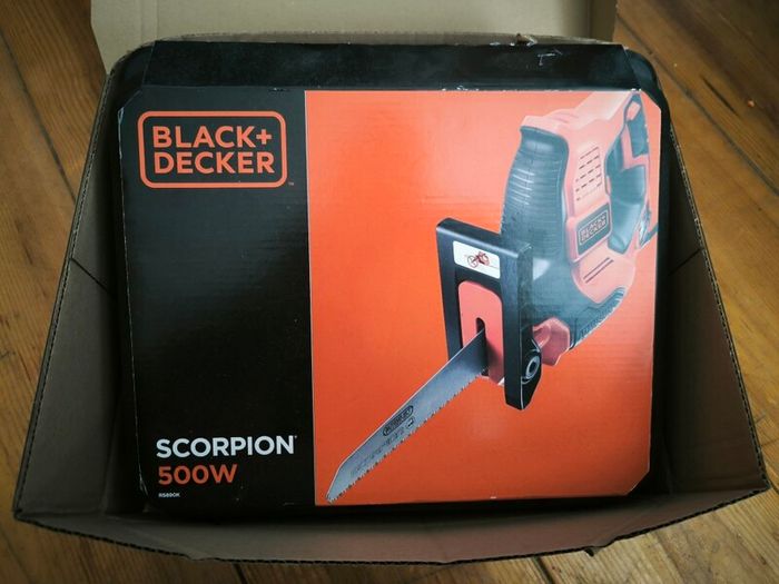 Unopened B&D 500W Corded multifunctional saw Autoselect Scorpion with three blades in case