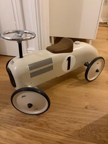 Kids Vilac ride-on car