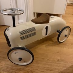 Kids Vilac ride-on car