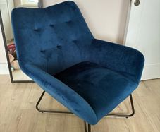 Turio Deep Blue Velvet Chair