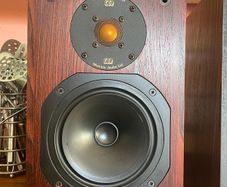 Monitor Audio 700/gold speakers