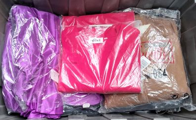 Quantity of used clothes.