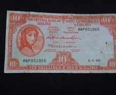 The Central Bank of Ireland : 1968 , Lady Lavery , 10 Schilling Banknote