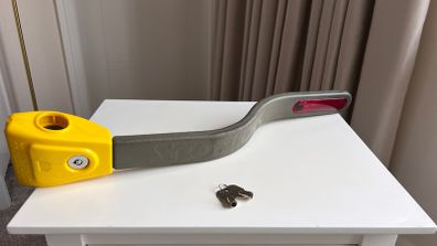 STOPLOCK Steering Wheel Lock / Immobiliser with 2 Keys