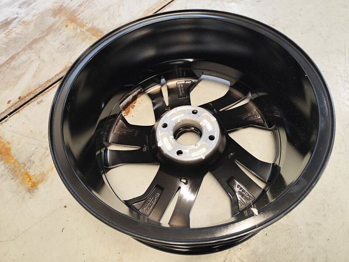 Peugeot 208 alloy wheel