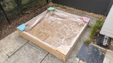 Kids sandpit