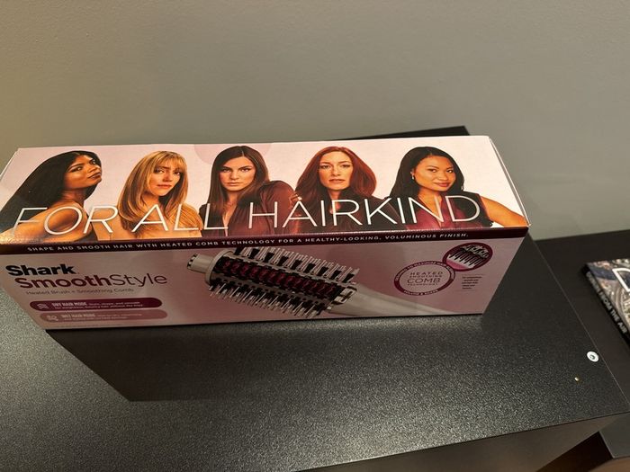 Brand New Shark SmoothStyle Heated Brush + Smoothing Comb