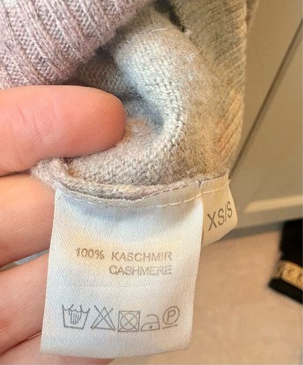 Lucy Nagle 100% cashmere hooded sweater.