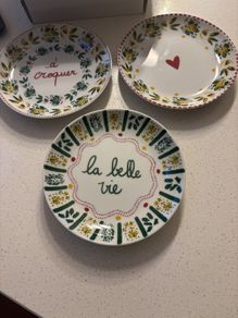 Fragonard Parfumeur Made in France Brand New Boxed set of small plates ( 3 ) 15 cm diameter