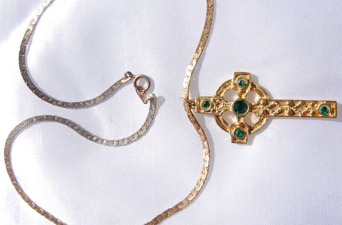 Vintage Traditional Celtic Knot