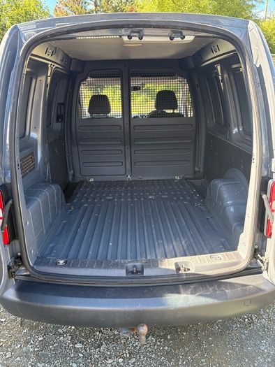 151 VW Caddy Van