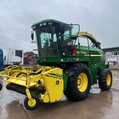 John Deere 7500