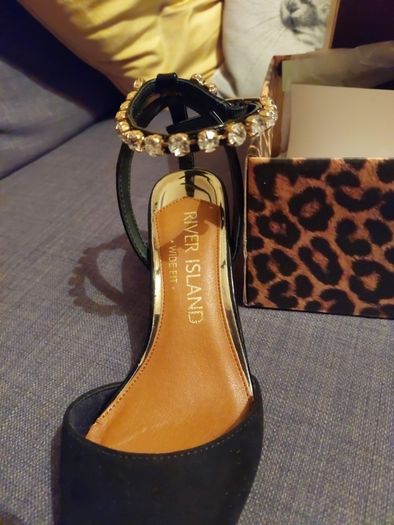 River Island size 4 wide fit suede feel dressy shoe rrp 55 euro