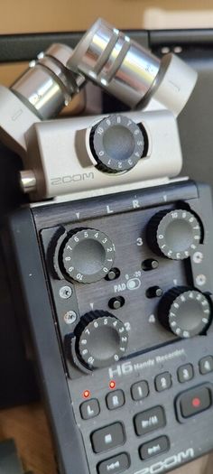 Zoom H6 Portable Handy Recorded with MSH-6 and XYH-6 microphones