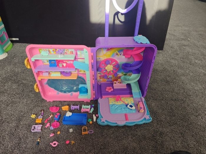 Polly Pocket Pollyville Resort Playset Rolling Suitcase