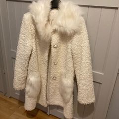 Beautiful Coat, Brand New, never worn, size 16