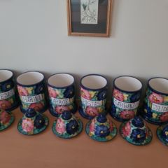 Floral porcelain food containers - In Spanish