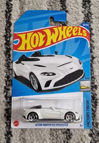 Hot Wheels - Aston Martin V12 Speedster