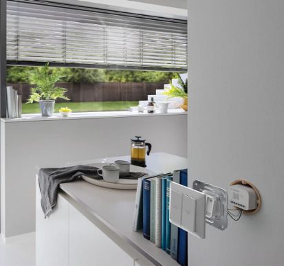 Bosch Smart Home light/shutter control II, for controlling the lighting, shutters/Venetian blinds/sun blinds, compatible with Amazon Alexa, Google Assistant and Apple HomeKit