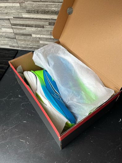New Saucony Azura