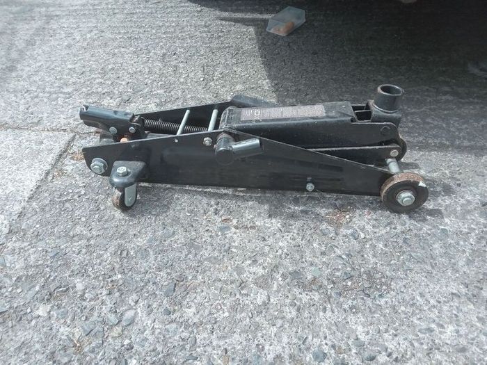 car jack
