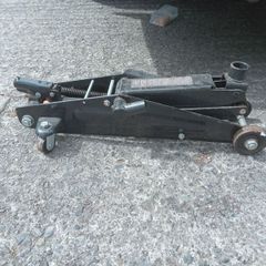car jack