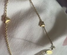 A pretty gold bracelet