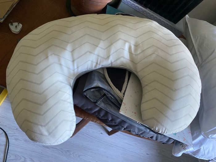 FREE girls baby clothes, breastfeeding pillow & stair gate