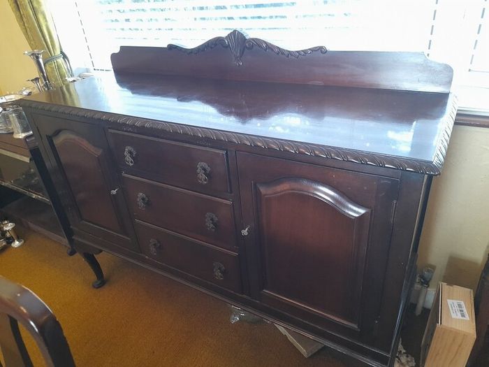 Sideboard / Cabinet