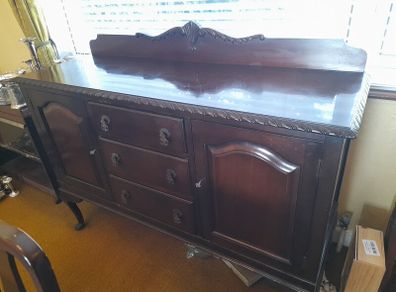 Sideboard / Cabinet