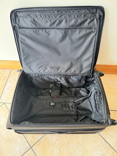 Tumi Extended Trip Expandable 4-Wheeled Packing Case excellent condition