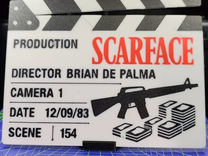 Pulp fiction / Scarface display scene clap boards