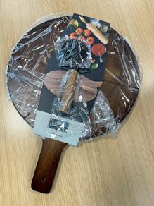 Newgrange Living Pizza Board and Slicer (new and unused)