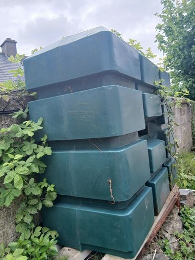Oil tank