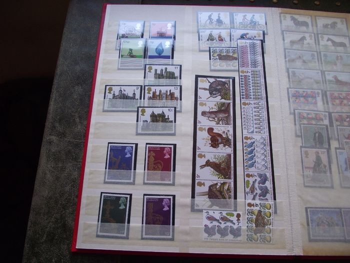 Collection of Mint Elizabeth II stamps, blocks and strips (1946-1990s)