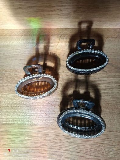 3x hair clip