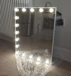 LED Hollywood Vanity Makeup Mirror: 3 Light Modes, 10x Magnifier, touch control, USB - White (New)
