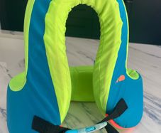 swimming floating vest