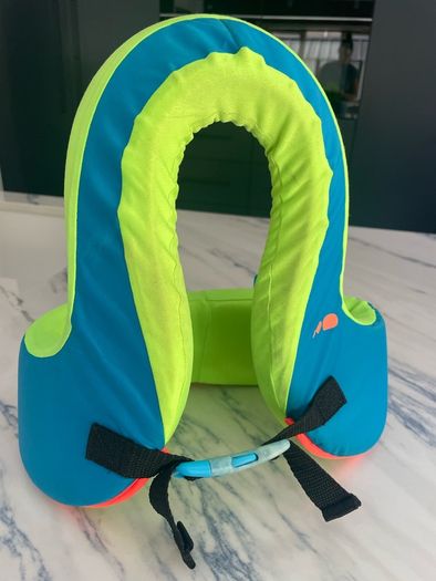 swimming floating vest