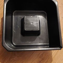 Oil drain tray