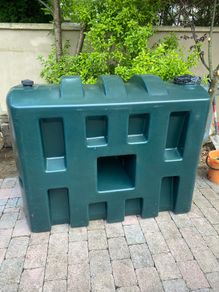 Oil tank